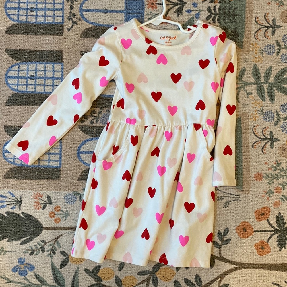 Cat and Jack heart dress size 4/5